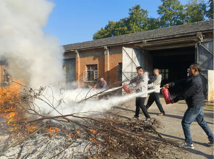 机械厂积极开展消防宣传月活动