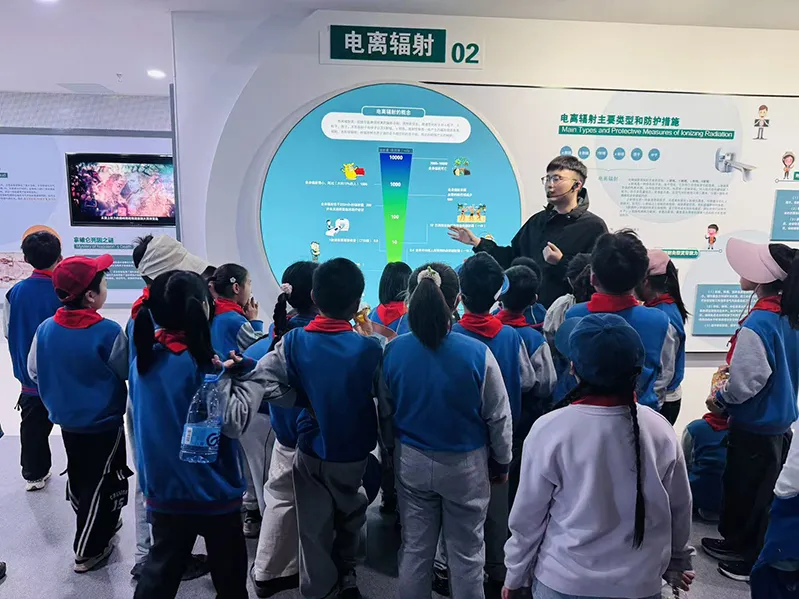 缅怀革命先烈　探索核科强国