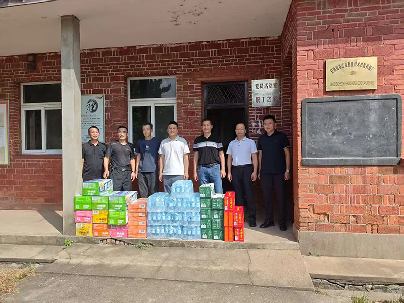 酷暑送清凉　关怀沁人心